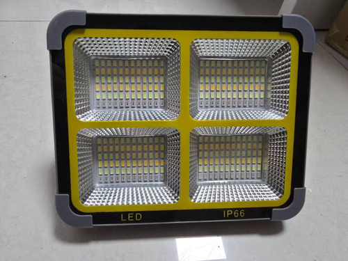 پرژکتور شارژی با پنل خورشیدی 300وات با باطری قابل تعویض ۶تایی و خروجی پاوربانک